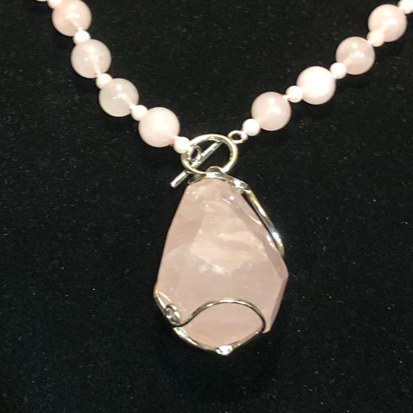 Beautiful Genuine Rose Quartz Pendant Necklace - Picture 5 of 6